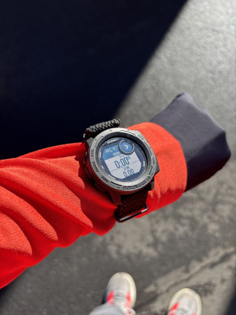 ランニングで使用しているガーミンインスティンクト２　デュアルパワー