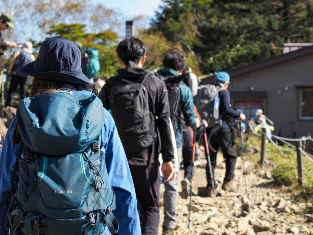 登山者のみなさん。